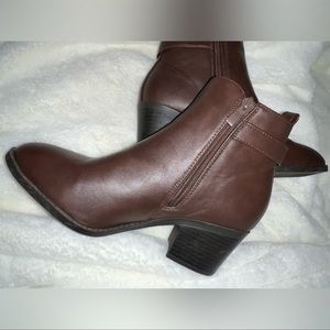 TOP Moda ankle zip booties